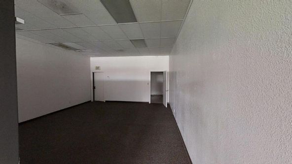 Move-In Ready Retail/Office Storefront @ Downtown Corner: 277 N 5th St, Coalinga, CA 93210